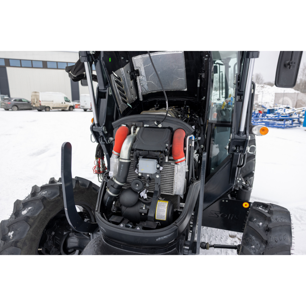 Traktori Solis 60 12+12 4WD Stage V Turbo ohjaamolla ja etukuormaajalla