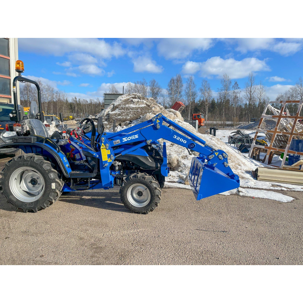 Traktori Solis 26 9+9 XL PRO+ 4WD etukuormaajalla